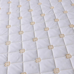 Embroidery Bed Mattress Cover Fitted Sheet Protector Pad Bed Linens with Elastic Band Quilted Thick Warm Customized Size