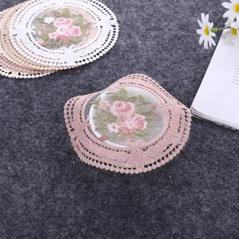 1Pc Dinning Lace Table Cover Embroidered Table Cloth Elegant Round Tablecloth Coffee Coasters Napkin Party Wedding Decoration