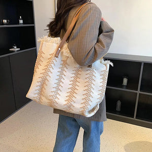 Luxury Design Woven Tote Bag Casual Large Capacity Handbag Tassel Fashion Beach Holiday Women Shoulder Bag Female Shopping Purse